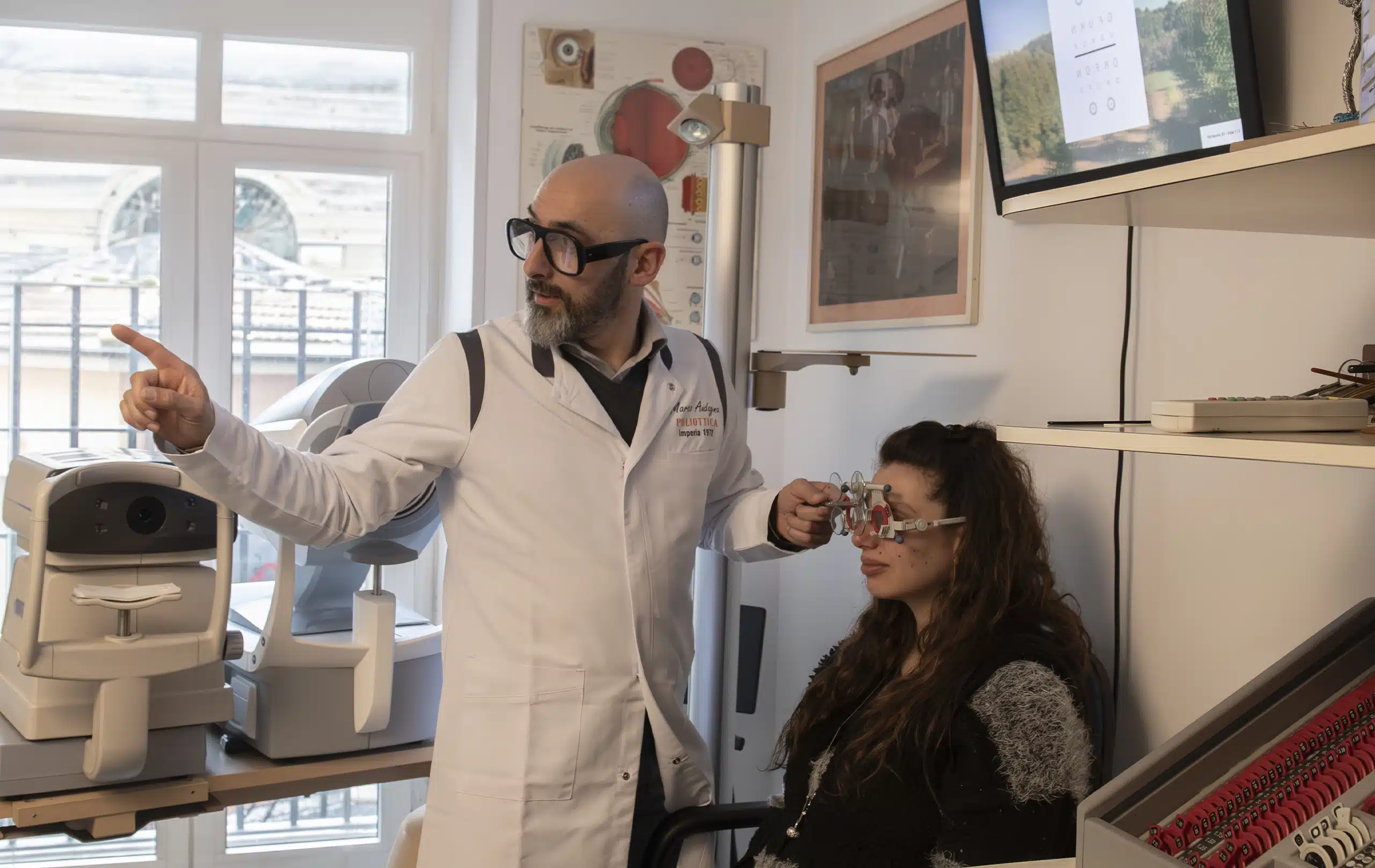 Controllo della vista nel negozio Poliottica di Imperia Controllo della vista nel negozio Poliottica di Imperia